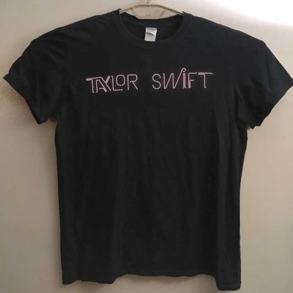 Taylor Swift 1989 World Tour T-Shirt Blue Size Medium Gildan Softstyle